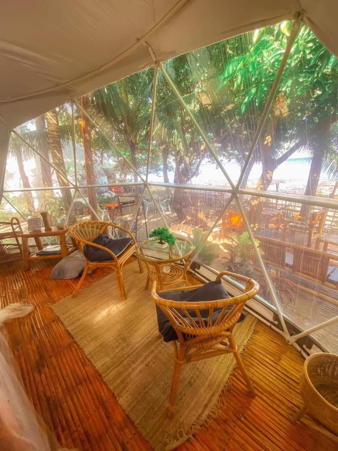 Glamping Dome Dauin Beach Resort Luaran gambar